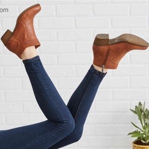 Lucky Brand brown "Brolley" ankle boots
